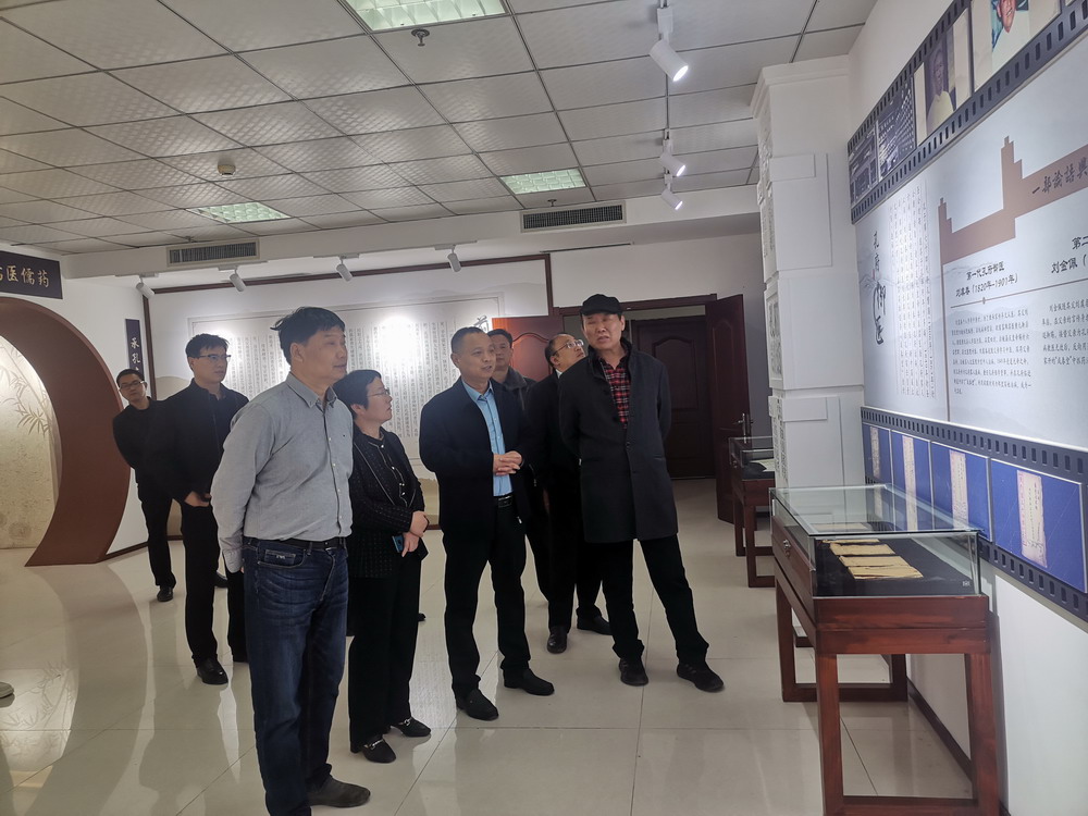 中國中醫(yī)藥雜志社、信息學(xué)會(huì)領(lǐng)導(dǎo)蒞臨孔府制藥考察指導(dǎo)